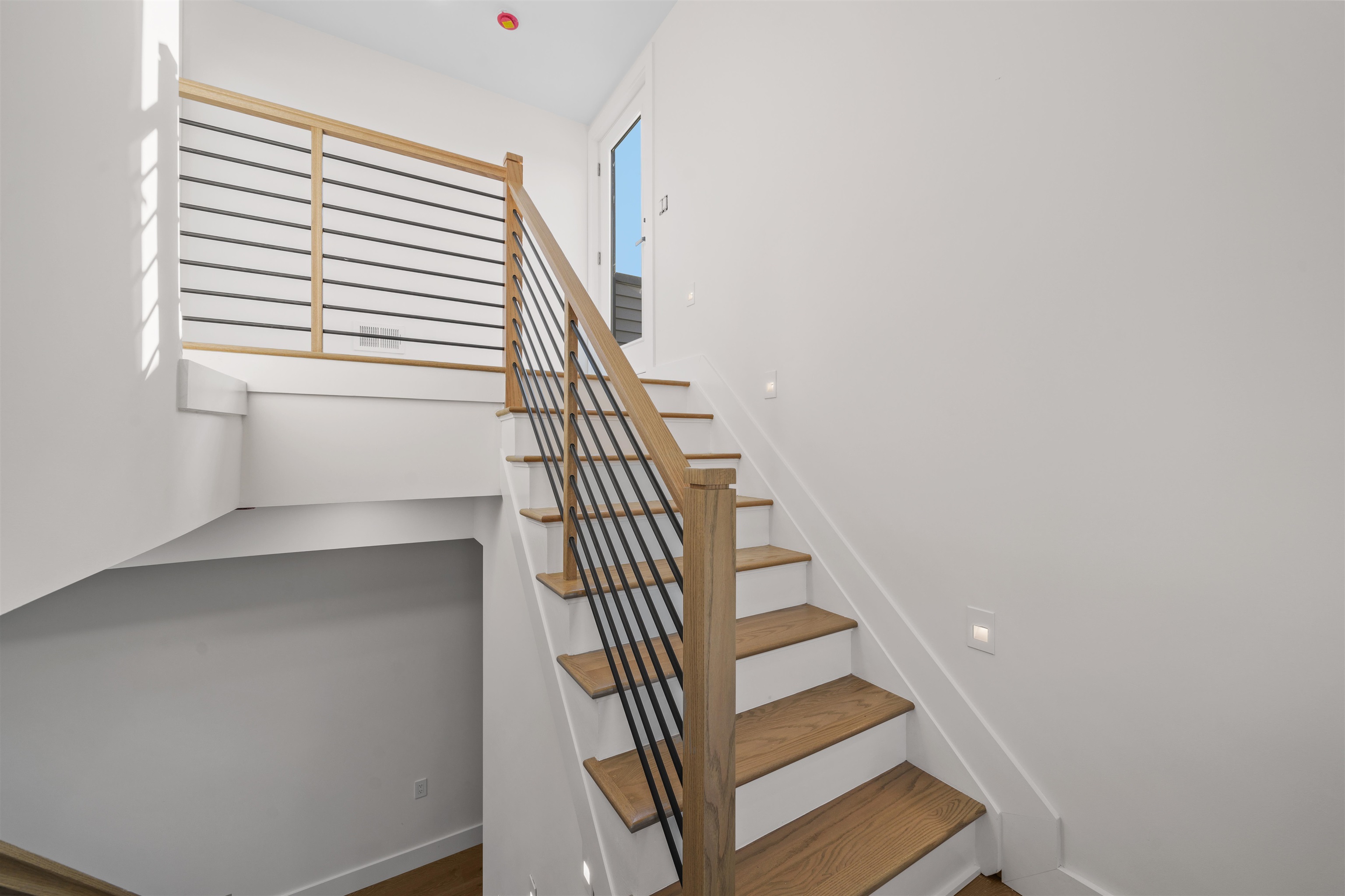 249.5 Halladay Street, Unit 2 Jersey City, NJ 07304 - Photo 25 of 36 a view of entryway