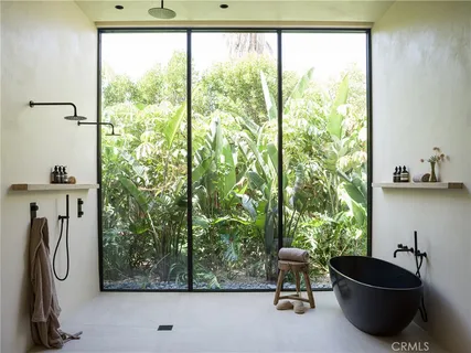 a view of a house with entertaining space