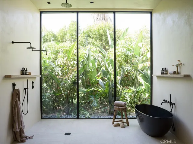 a view of a house with entertaining space