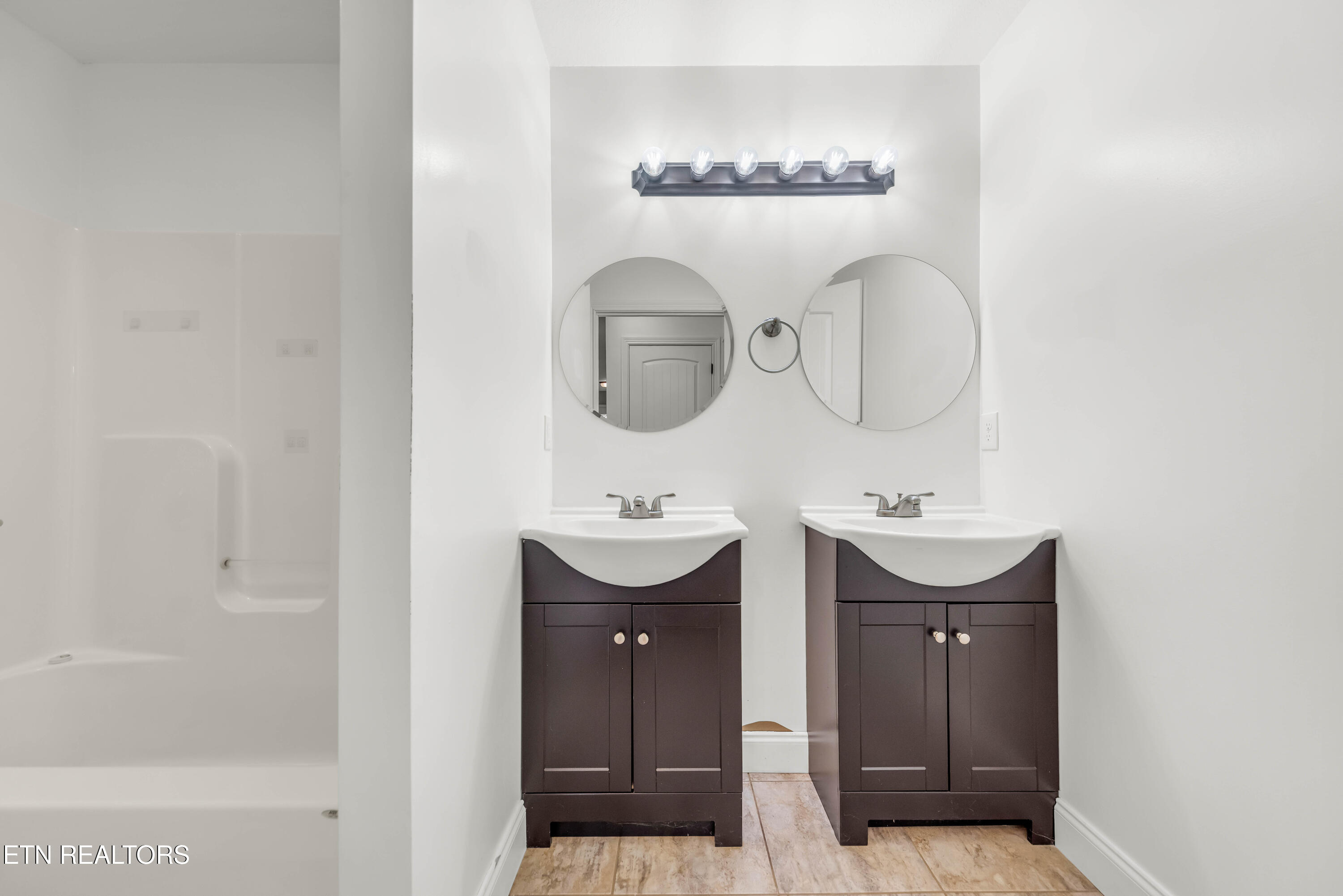 810 Mannis Road Madisonville, TN 37354 - Photo 27 of 30 MAN_9535