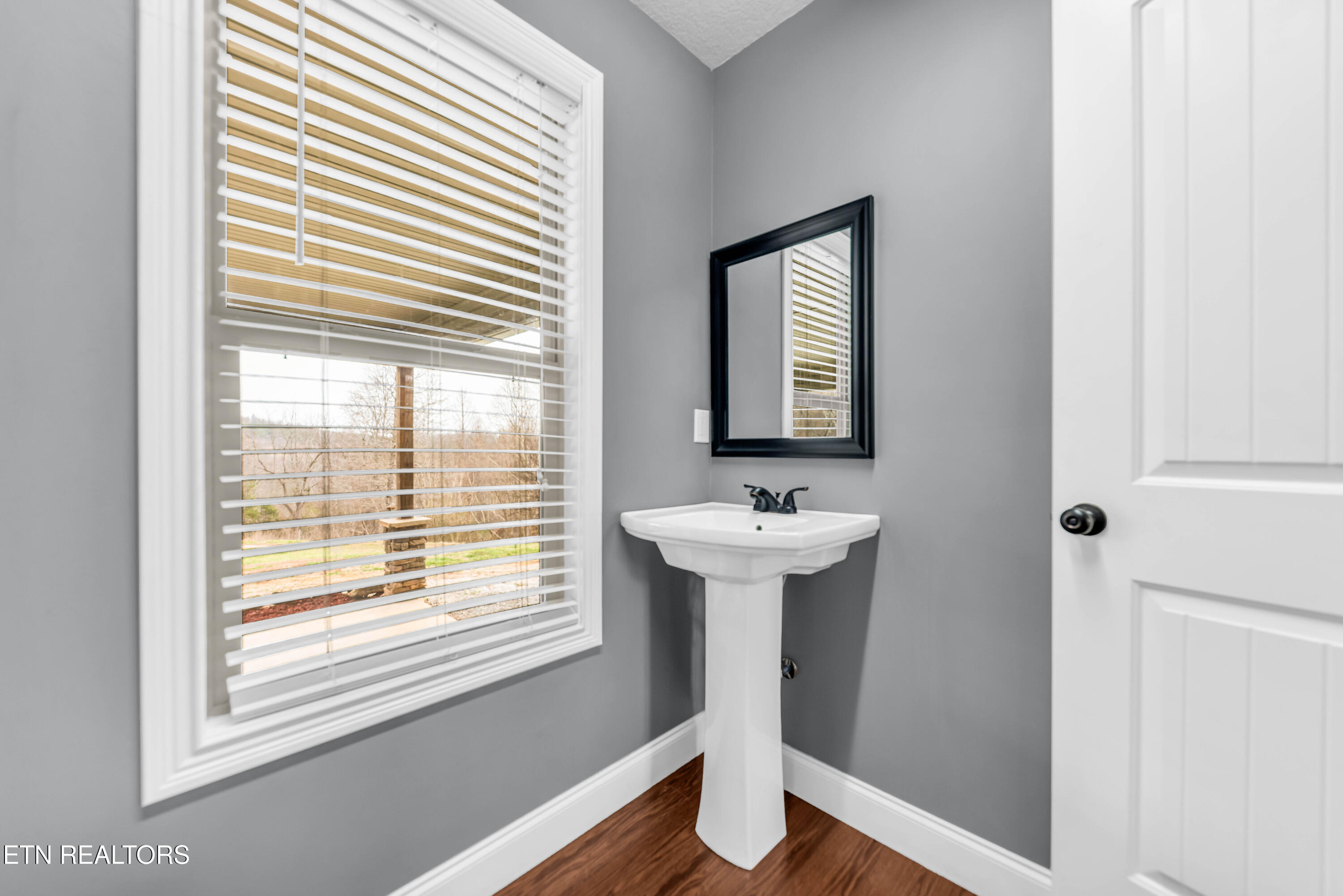 810 Mannis Road Madisonville, TN 37354 - Photo 9 of 30 MAN_9450