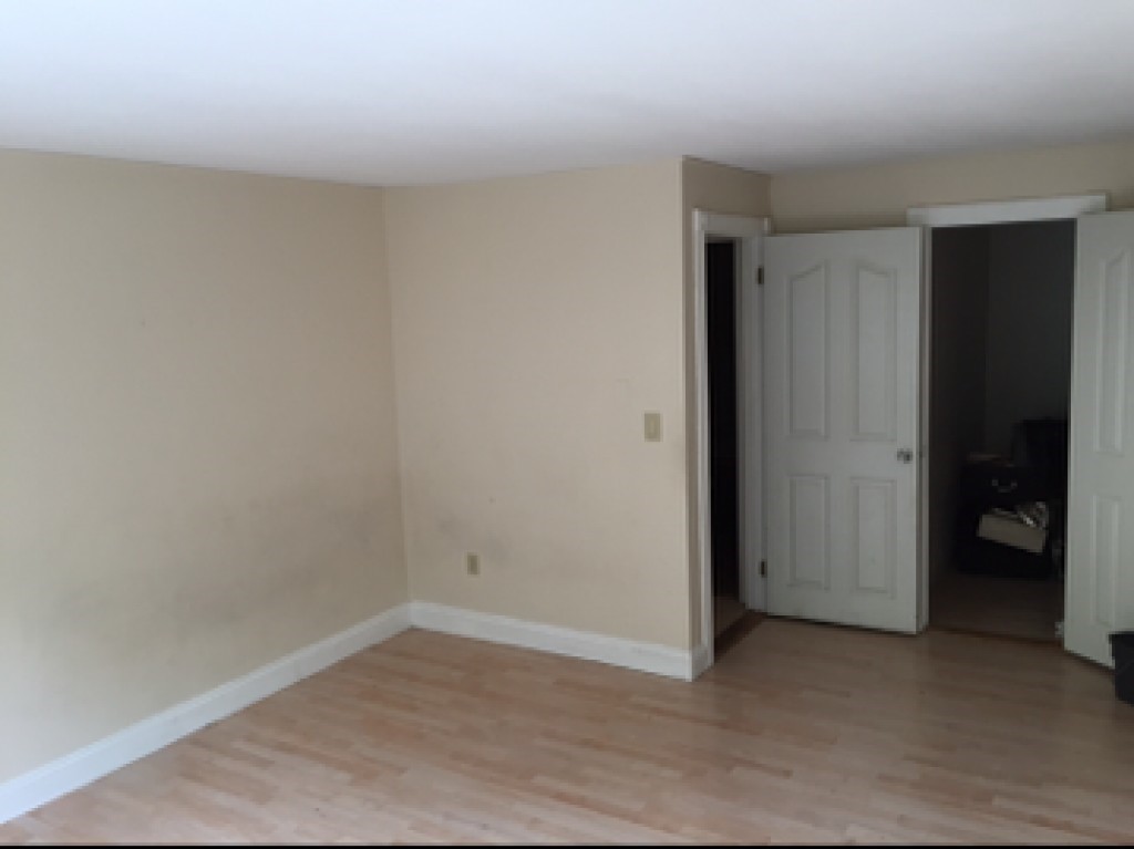 50 R English Village Road, Unit 304 Manchester, NH 03102 - Photo 3 of 9 Gallery Image 3
