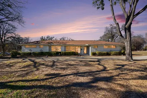 a view of a lake with houses