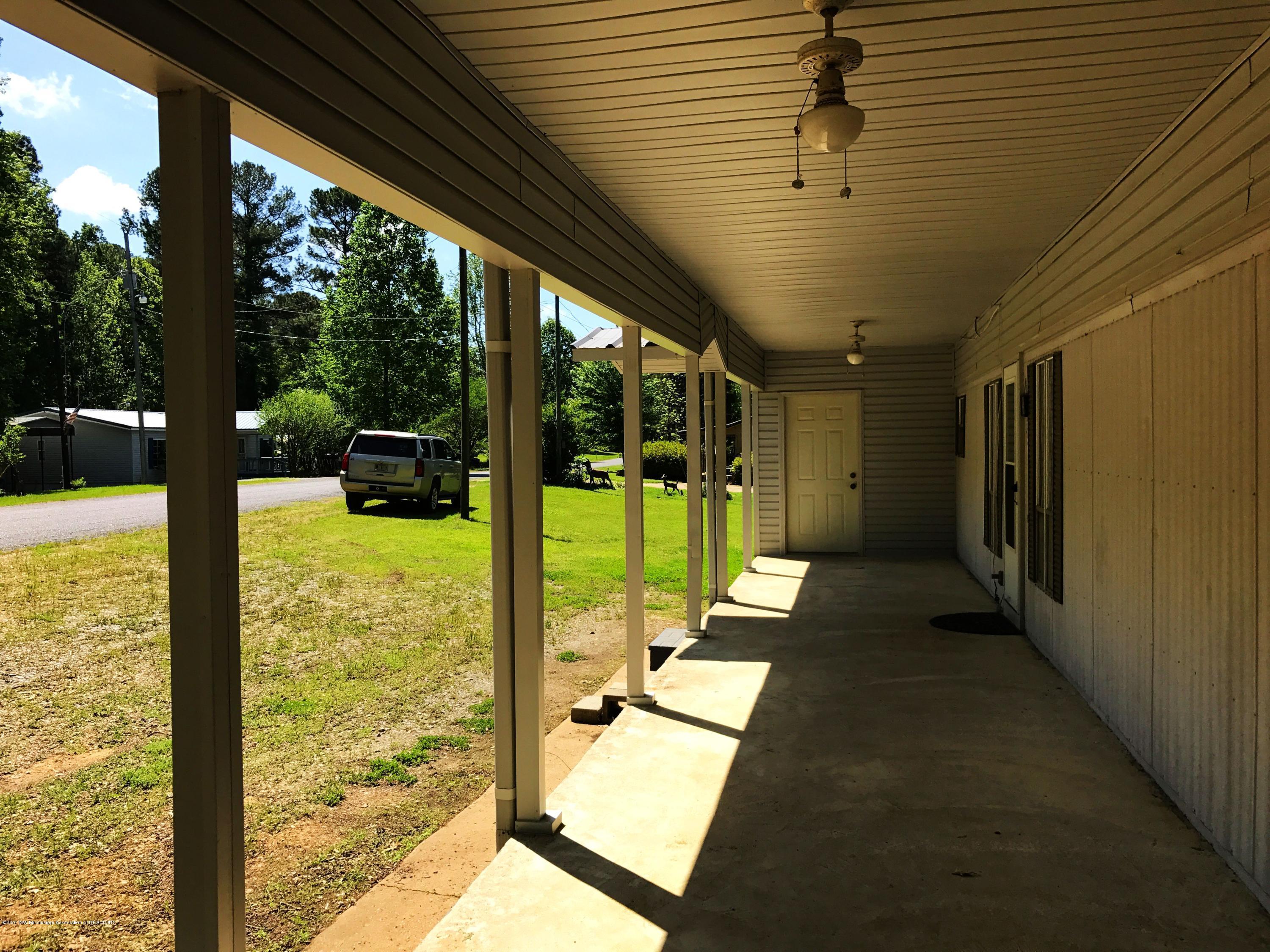 792 Chickasaw Road Pope, MS 38658 - Photo 18 of 53 IMG_3644