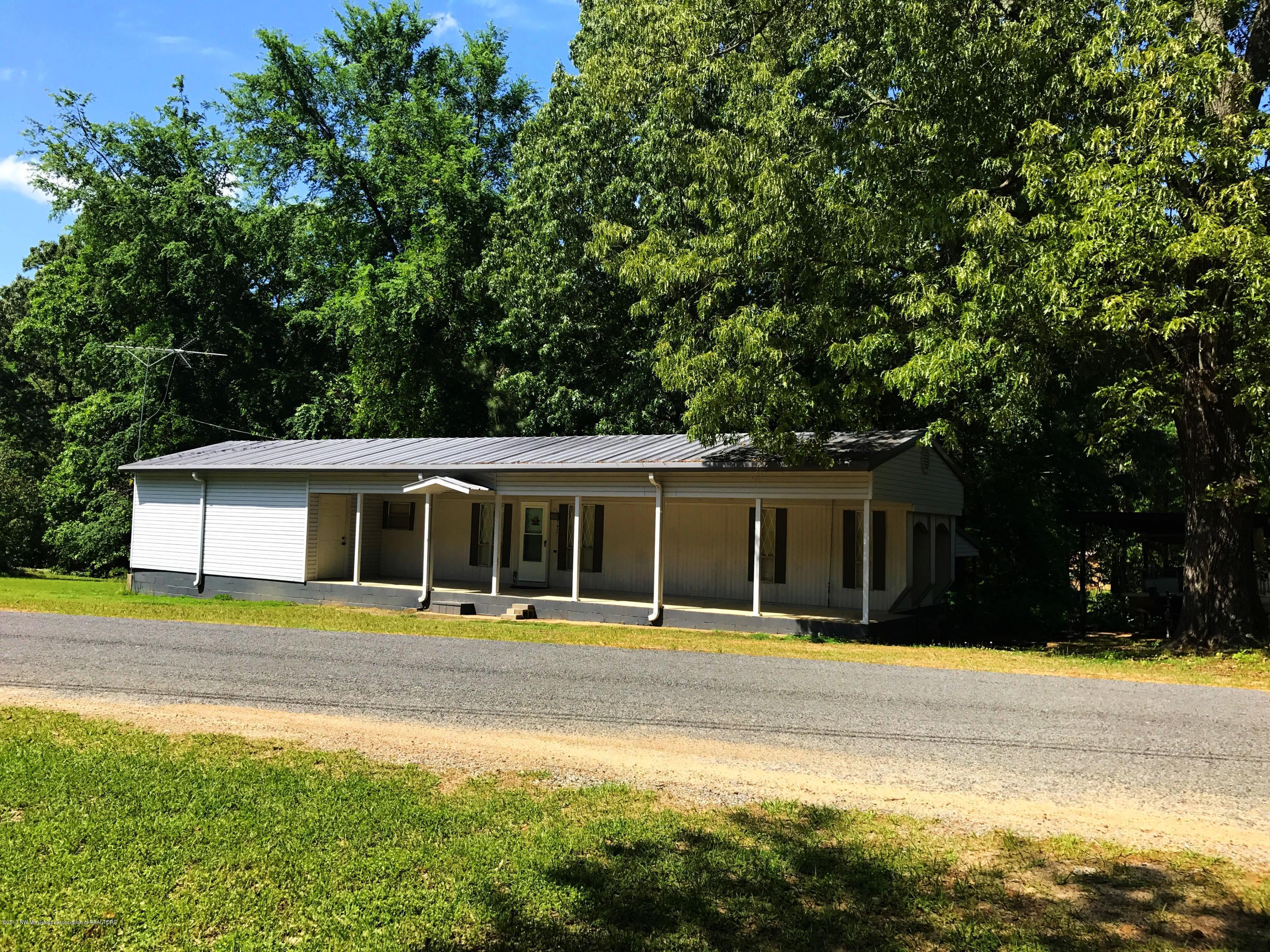 792 Chickasaw Road Pope, MS 38658 - Photo 7 of 53 IMG_3630