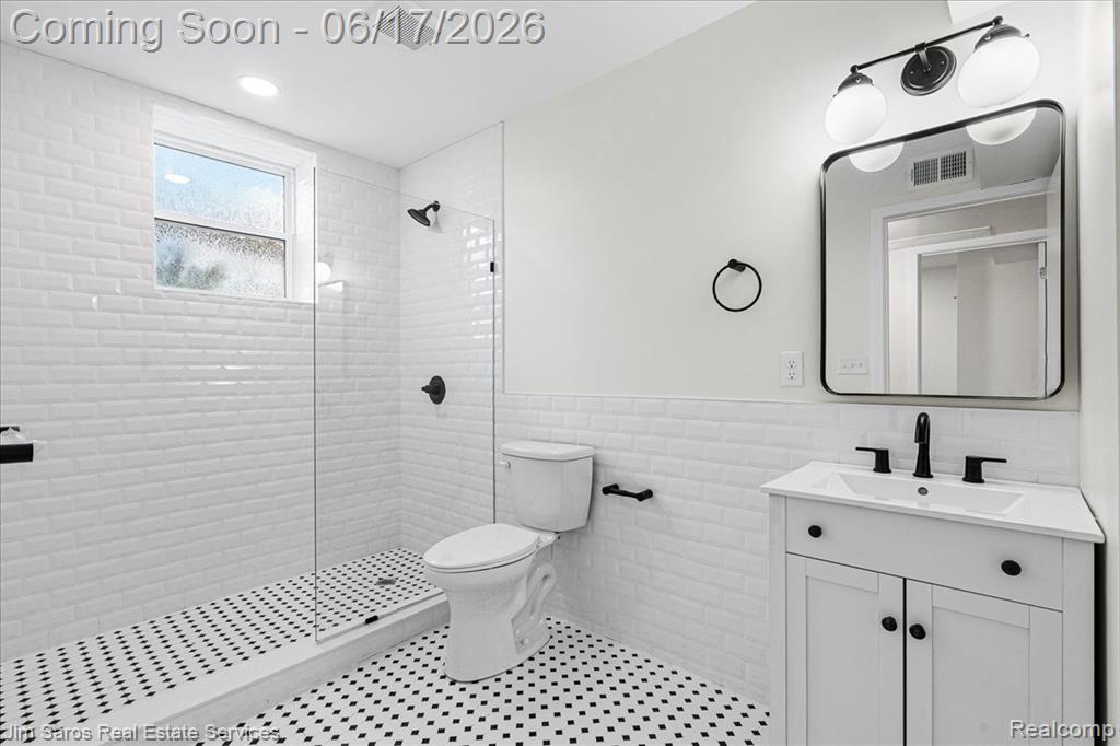 4735 Rohns Street, Unit 2A Detroit, MI 48214 - Photo 10 of 14