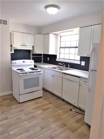 $1,550 | 137 Susan Drive, Unit B, Summerville, SC 29485