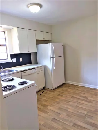 $1,550 | 137 Susan Drive, Unit B, Summerville, SC 29485