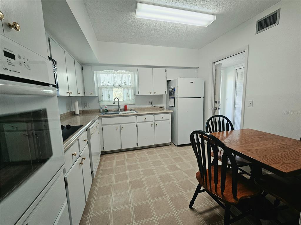 2292 Costa Rican Drive, Unit 24 Clearwater, FL 33763 - Photo 2 of 23