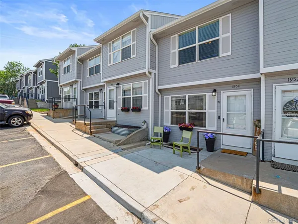 $350,000 | 1954 Oakcrest Circle, Castle Rock, CO 80104