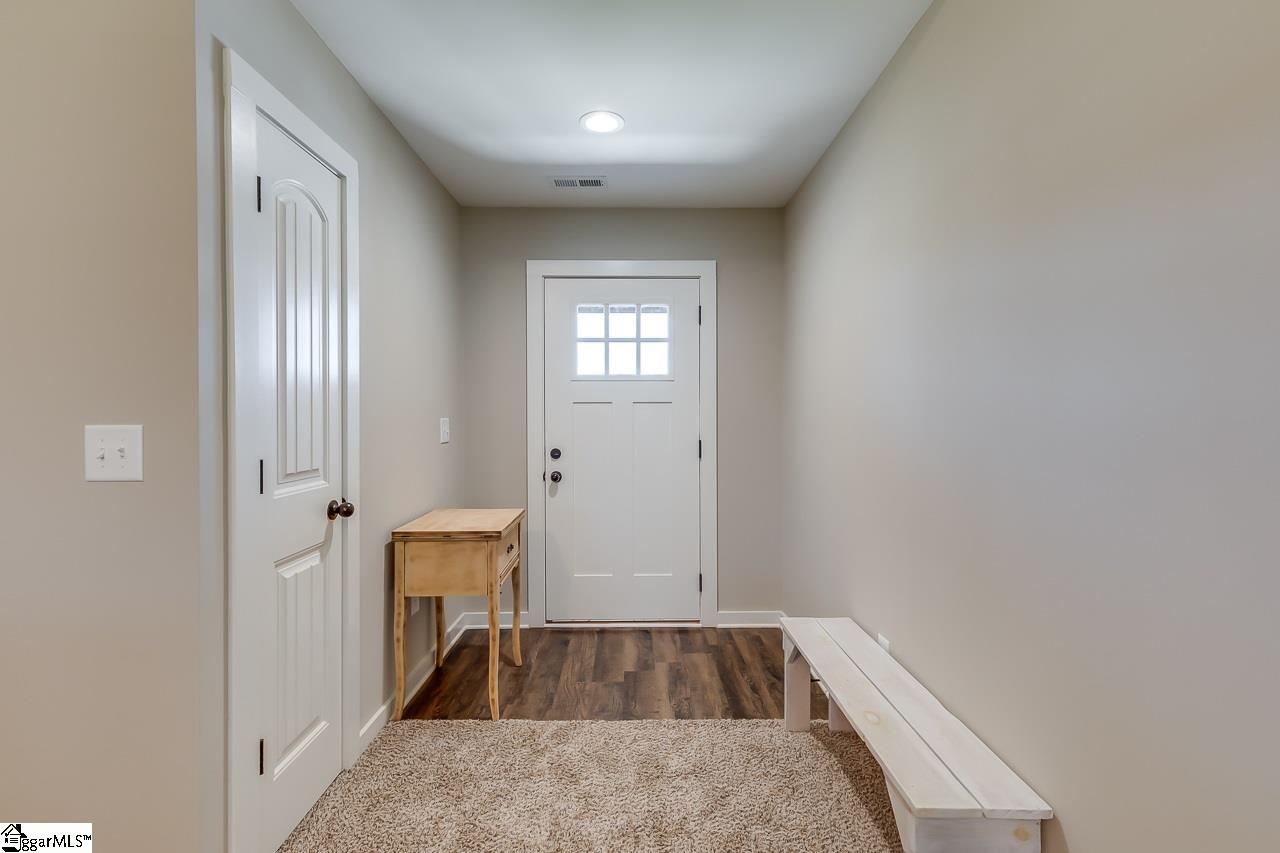 1625 Currys Lake Road Gray Court, SC 29645 - Photo 6 of 32
