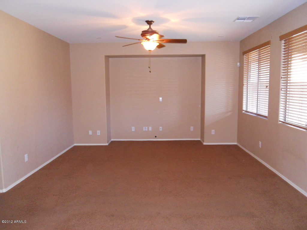 8835 West Payson Road Tolleson, AZ 85353 - Photo 5 of 19 Family Room