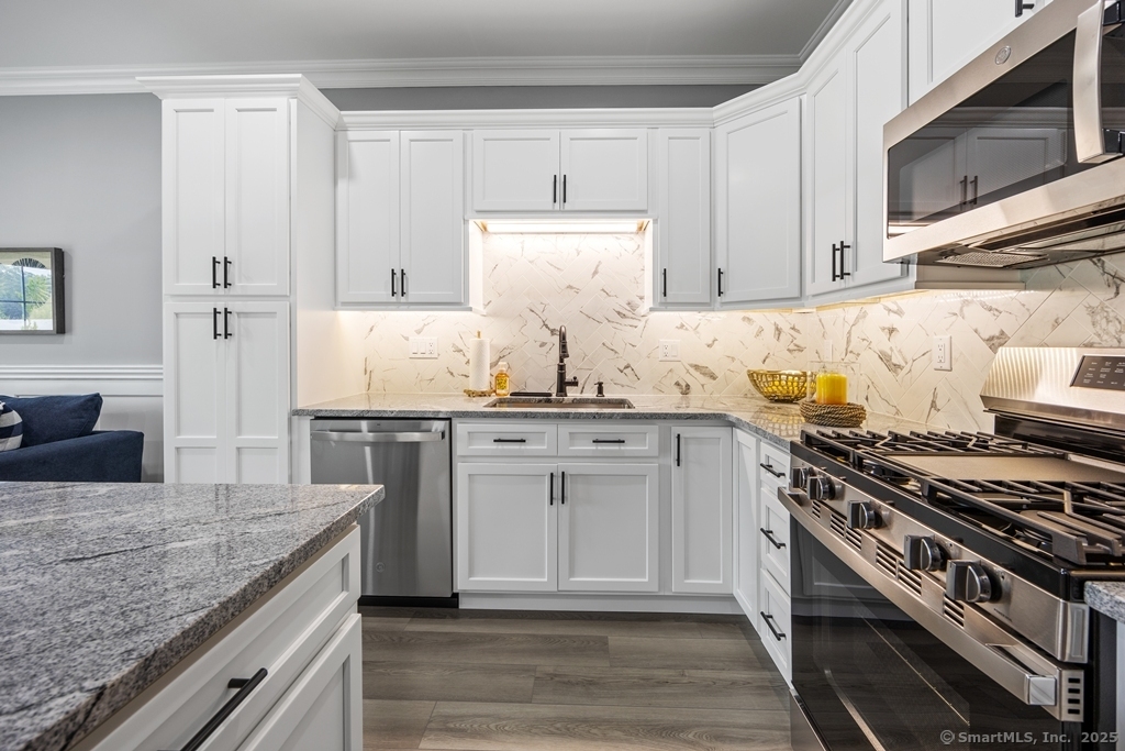 210 Munson Road, Unit 3C Wolcott, CT 06716 - Photo 3 of 23 Kitchen