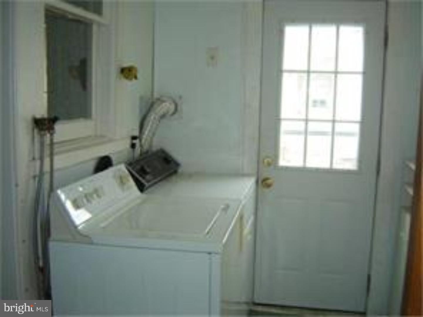 236 Powell Road Springfield, PA 19064 - Photo 4 of 7