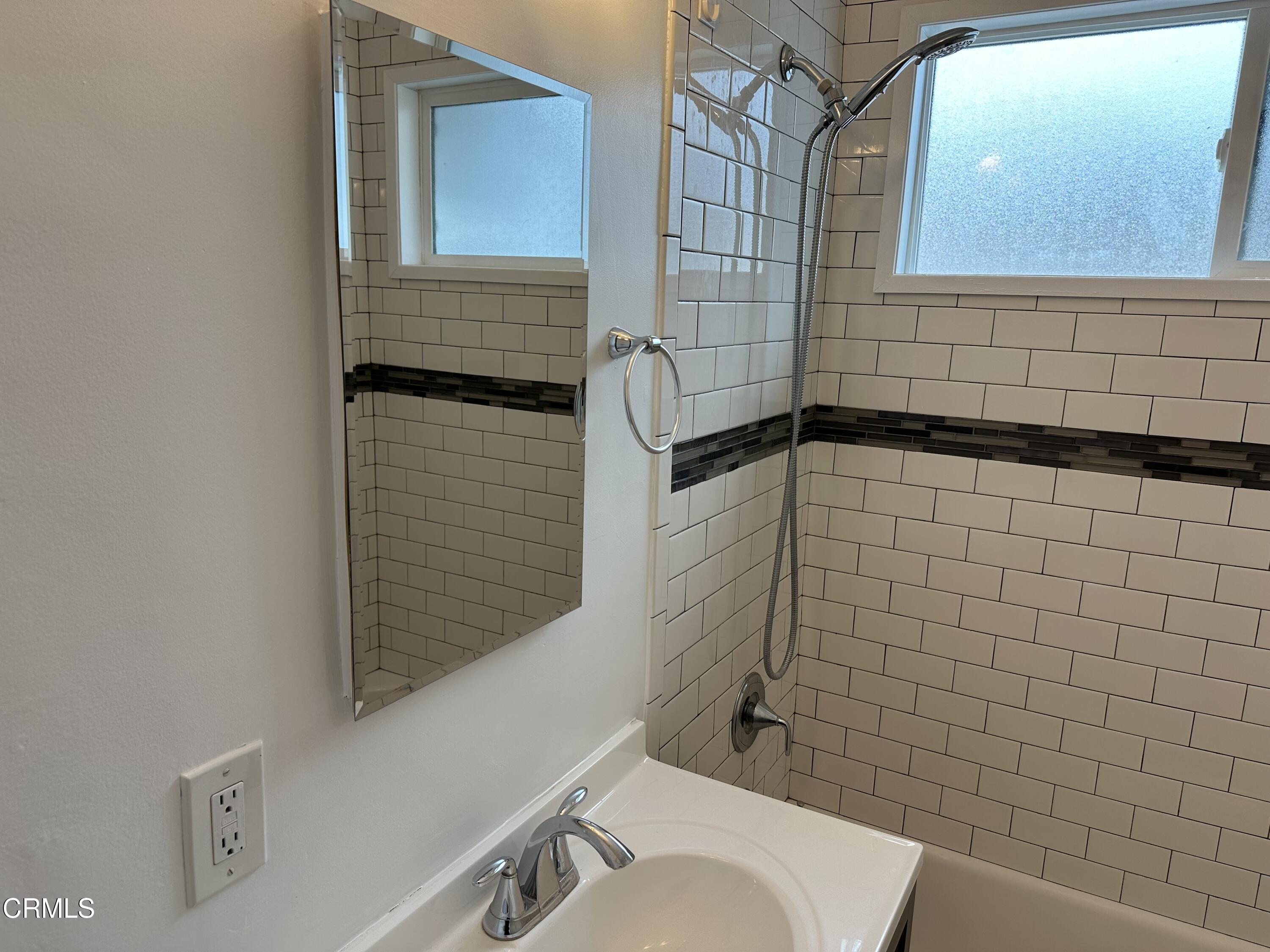 1148 Spazier Avenue, Unit B Glendale, CA 91201 - Photo 23 of 31 a bathroom with a shower