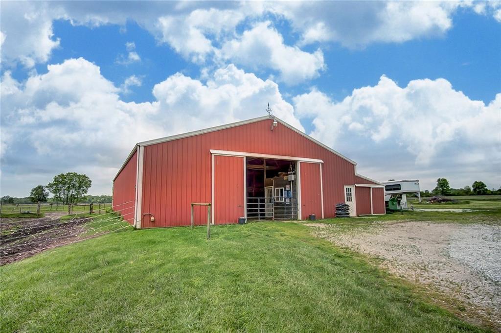 6344 New Carlisle Springfield, OH 45504 - Photo 3 of 47