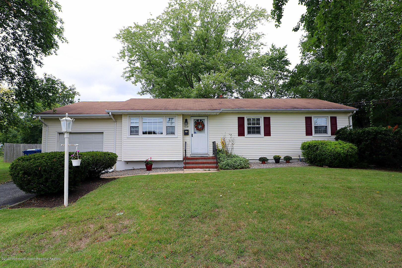 168 Newbury Road Howell, NJ 07731 - Photo 5 of 45 5