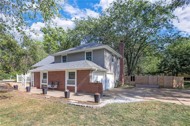 $339,900 | 227 North Woodson Drive, Raymore, MO 64083