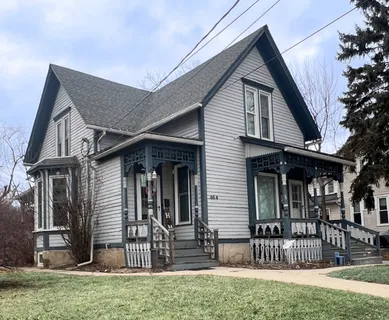 $310,000 | 462 Ashland Avenue, Elgin, IL 60123