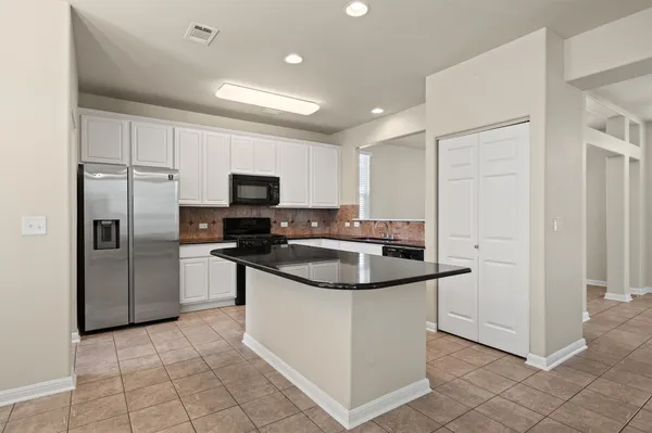 $330,000 | 423 Wetzel, Kyle, TX 78640