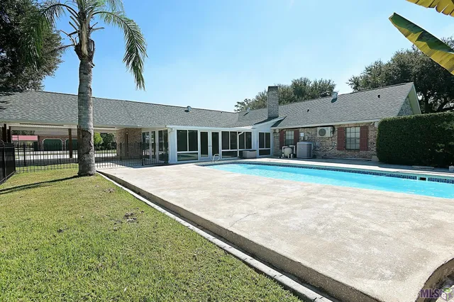 $550,000 | 1119 Highway 20, Thibodaux, LA 70301