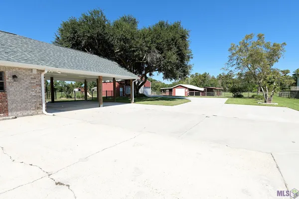 $539,000 | 1119 Highway 20, Thibodaux, LA 70301