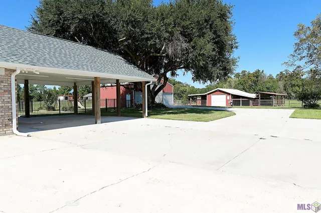 $550,000 | 1119 Highway 20, Thibodaux, LA 70301