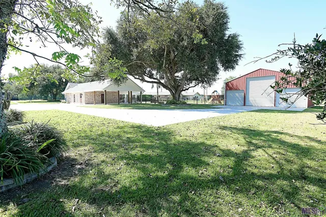 $550,000 | 1119 Highway 20, Thibodaux, LA 70301