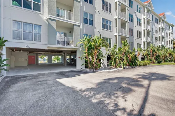 $2,800 | 210 3rd Street West, Unit 8305, Bradenton, FL 34205