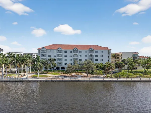 $2,800 | 210 3rd Street West, Unit 8305, Bradenton, FL 34205