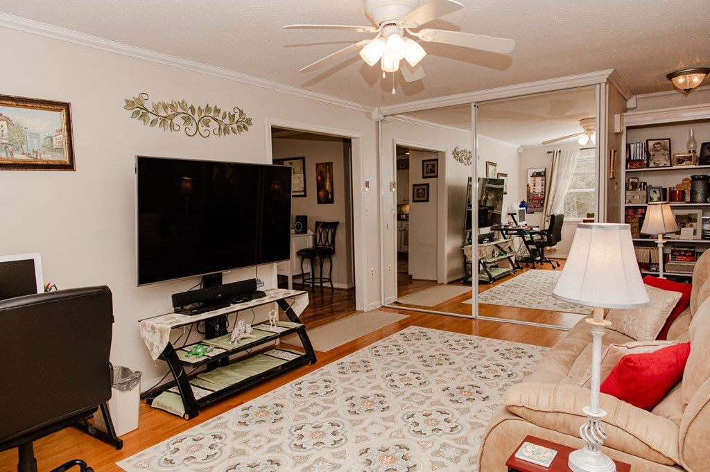 4706 Fort Chiswell Road Austinville, VA 24312 - Photo 12 of 43 Gallery Image 12
