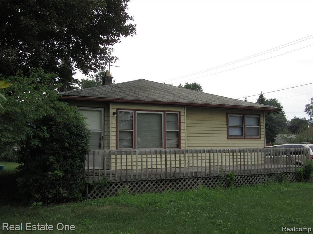 2812 Culbertson Avenue Rochester, MI 48307 - Photo 2 of 22 Front of Home