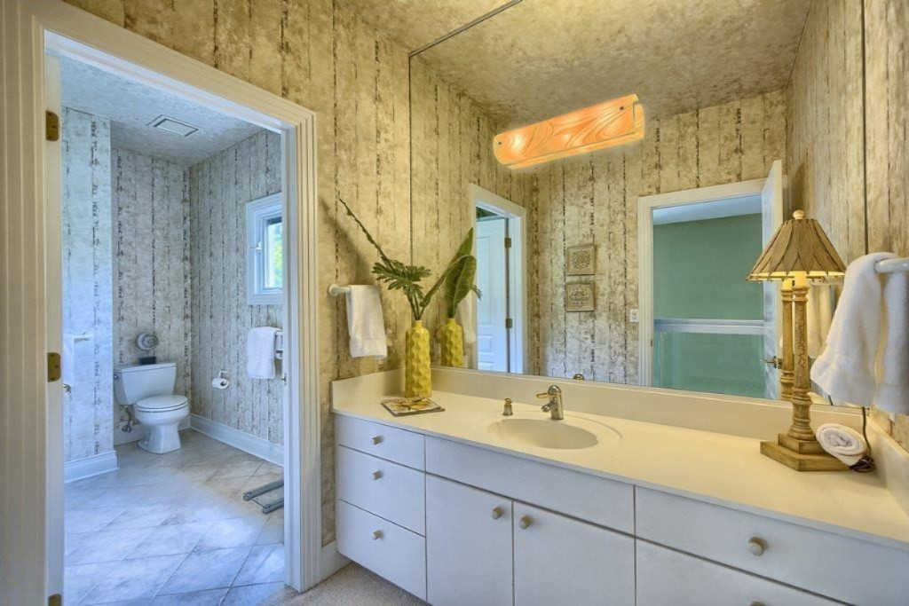 10961 Gun Lake Road Middleville, MI 49333 - Photo 12 of 28 40 Full Bath Upstairs