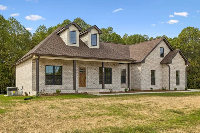 $369,900 | 323 Cheney Lane, Lafayette, TN 37083