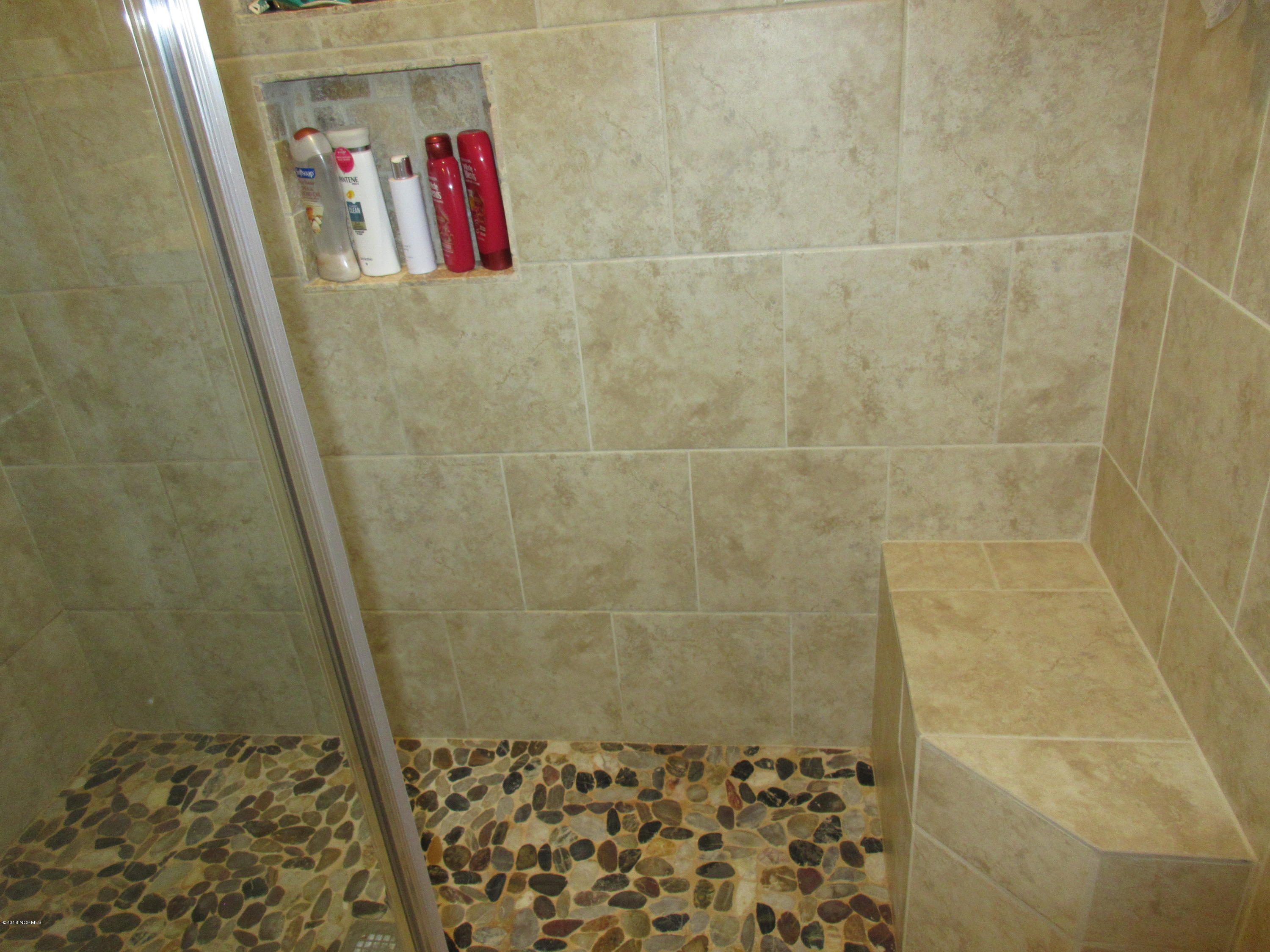 400 Northwood Road Washington, NC 27889 - Photo 27 of 42 Master Shower