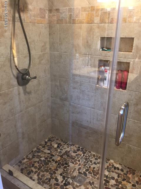 400 Northwood Road Washington, NC 27889 - Photo 28 of 42 Master Shower