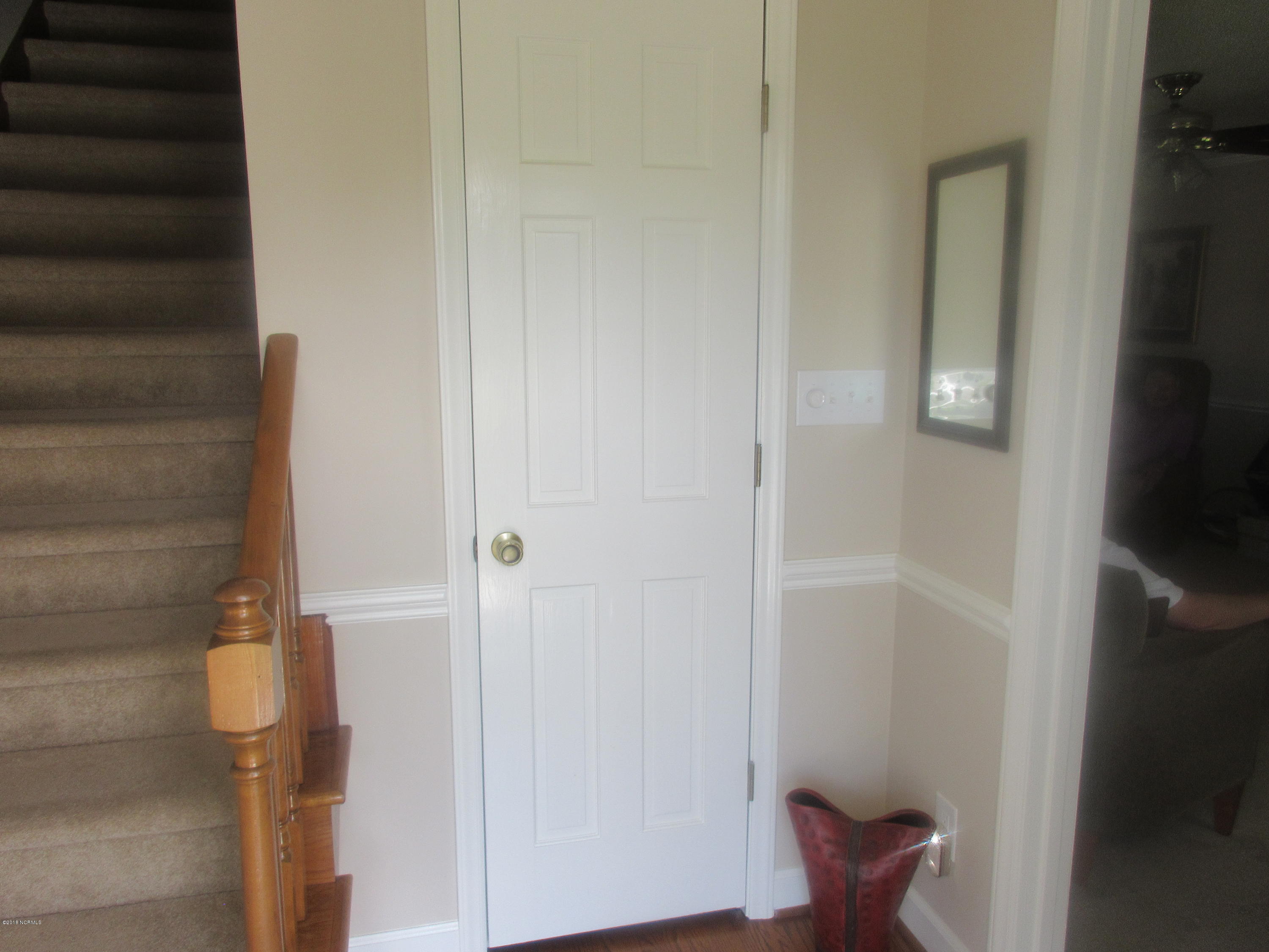 400 Northwood Road Washington, NC 27889 - Photo 5 of 42 Foyer