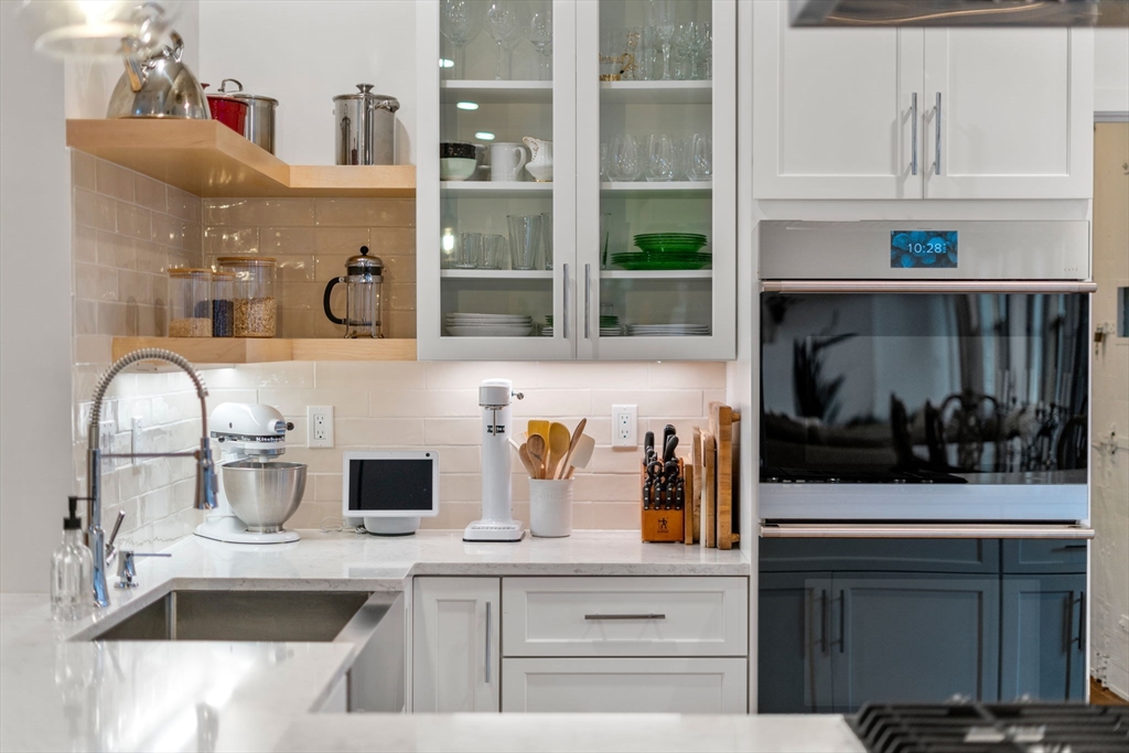 76 Batterymarch Street, Unit 5 Boston, MA 02110 - Photo 17 of 38