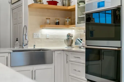 $1,595,000 | 76 Batterymarch Street, Unit 5, Boston, MA 02110