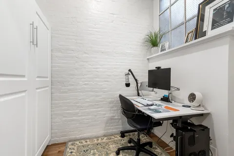 $1,595,000 | 76 Batterymarch Street, Unit 5, Boston, MA 02110