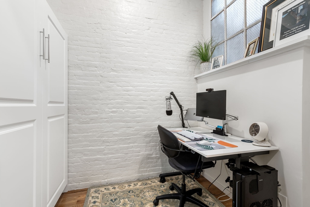 76 Batterymarch Street, Unit 5 Boston, MA 02110 - Photo 23 of 38