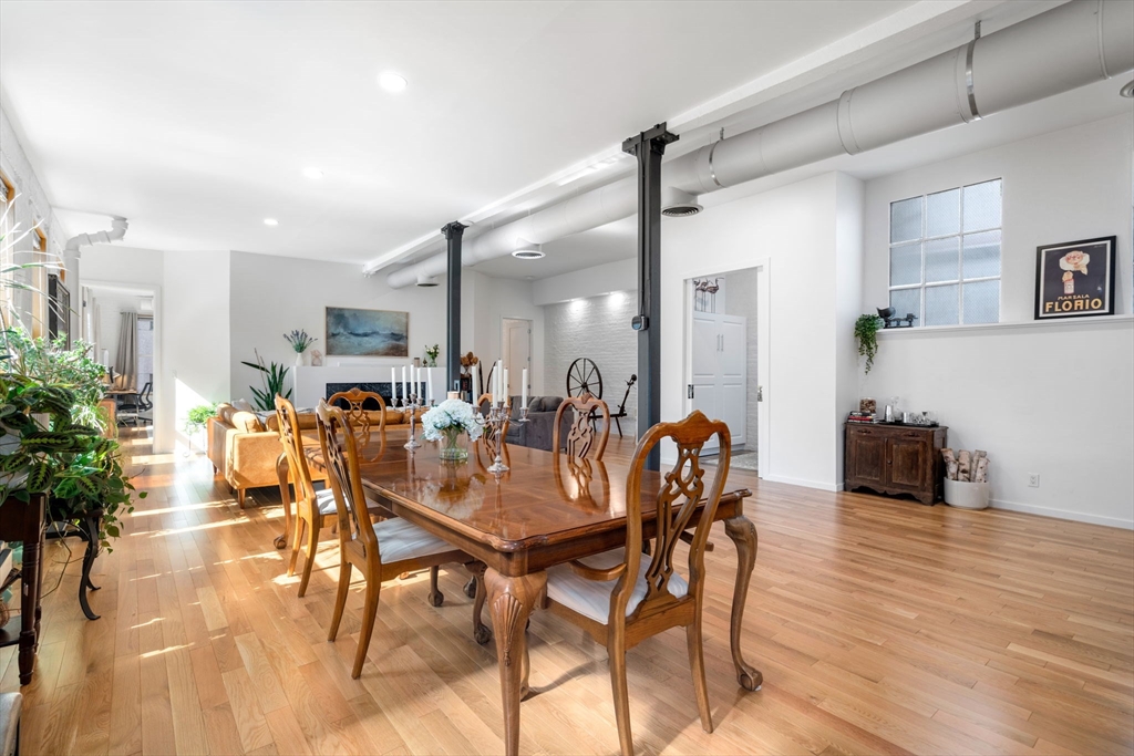 76 Batterymarch Street, Unit 5 Boston, MA 02110 - Photo 3 of 38