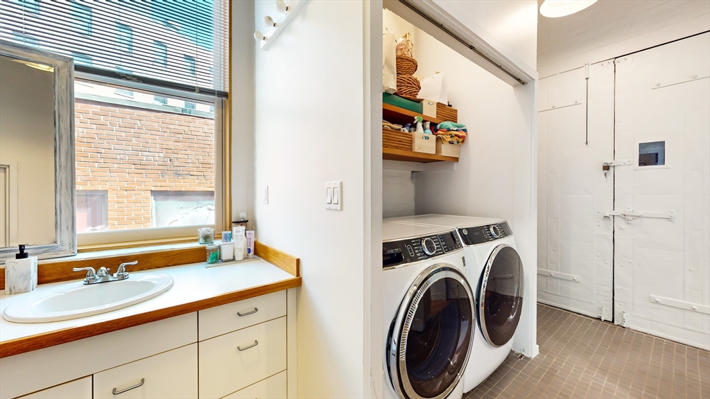 76 Batterymarch Street, Unit 5 Boston, MA 02110 - Photo 34 of 38