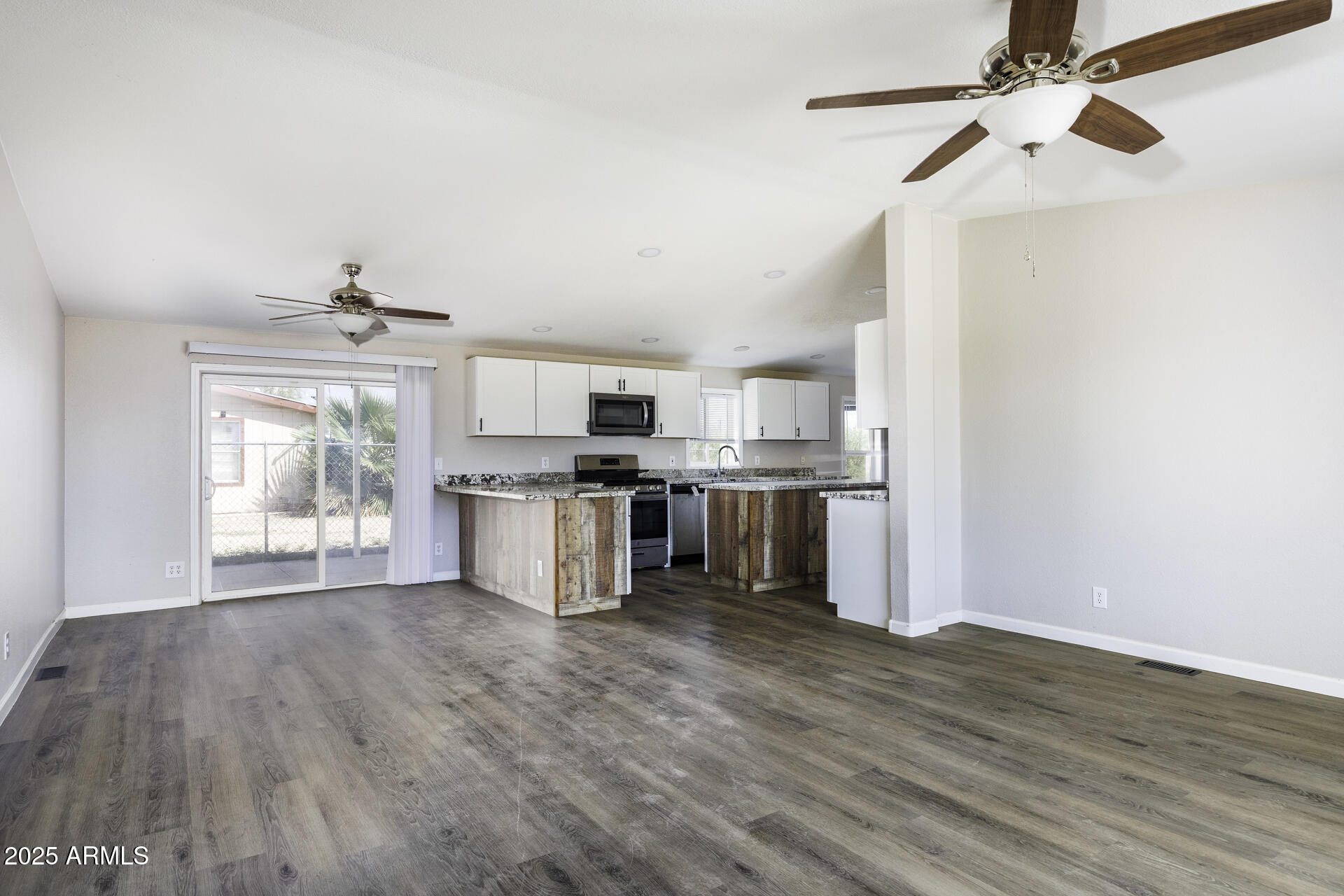 11427 Stagecoach Road Arizona City, AZ 85123 - Photo 5 of 42 Living Room View 1