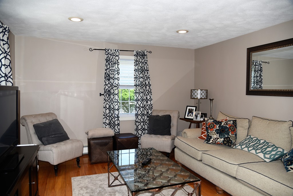 29 Hastings Road, Unit 29 Dedham, MA 02026 - Photo 4 of 24 Gallery Image 4