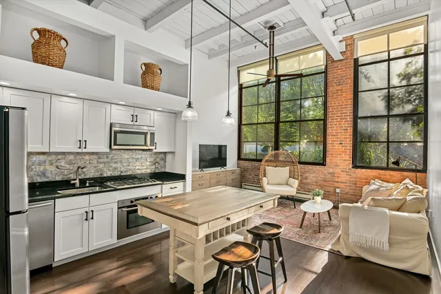 $829,000 | 1 Aberdeen Way, Unit 113, Cambridge, MA 02138