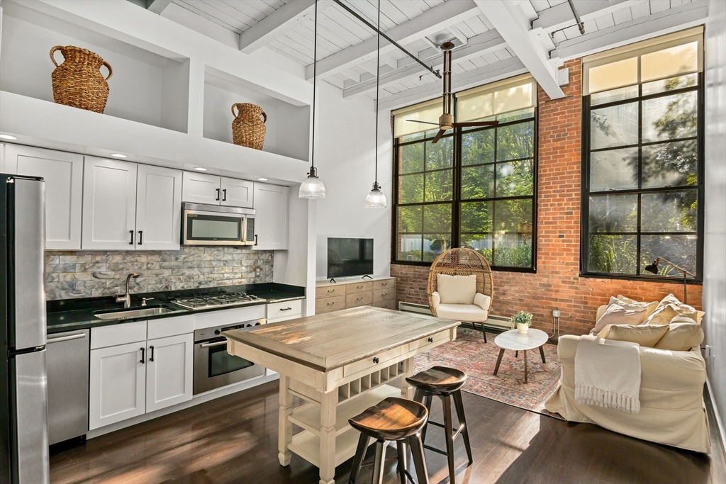 1 Aberdeen Way, Unit 113 Cambridge, MA 02138 - Photo 1 of 30