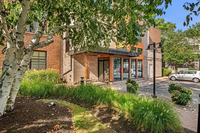 $829,000 | 1 Aberdeen Way, Unit 113, Cambridge, MA 02138