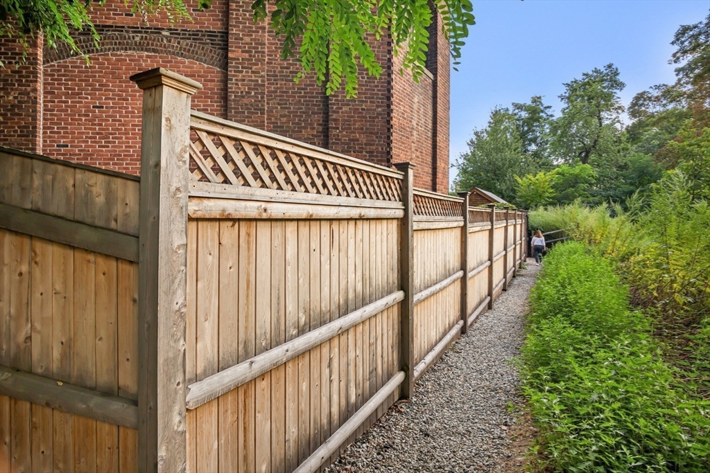 1 Aberdeen Way, Unit 113 Cambridge, MA 02138 - Photo 26 of 30