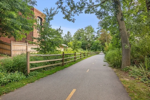 $829,000 | 1 Aberdeen Way, Unit 113, Cambridge, MA 02138